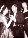Albert Camus khiêu vũ cùng Torun Moberg sau lễ trao giải Nobel văn học năm 1957