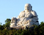 Tượng Phật Di Lặc lớn nhất châu Á trên núi Cấm