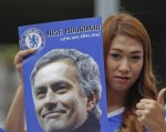 Fan nữ Thái Lan cuồng mộ HLV Mourinho