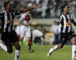 Đội của Ronaldinho vào chung kết Champions League Nam Mỹ