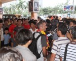 U19 Việt Nam ngập trong hoa ngày trở về