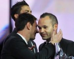 Iniesta muốn lĩnh lương cao hơn Messi và Ronaldo