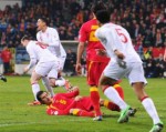 Anh - Montenegro: Đến gần tấm vé chính thức