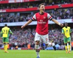 Ozil lập cú đúp, Arsenal tiếp tục thăng hoa ở Ngoại hạng Anh