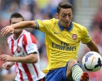 Ozil: 'Đừng vội xem Arsenal là ứng cử viên vô địch'