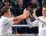 Ozil gieo hoang mang cho Arsenal 