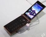 Samsung ra smartphone nắp gập giá hơn 1.600 USD